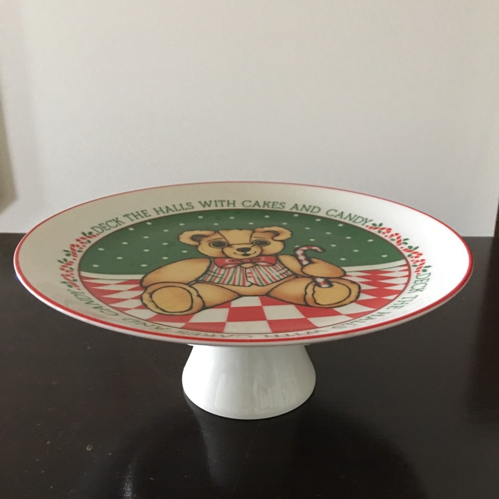 VTG PEDESTAL CHRISTMAS DESSERT  PLATE